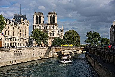 《死亡空间：重制版》进厂压盘 这游戏更恐怖刺激了